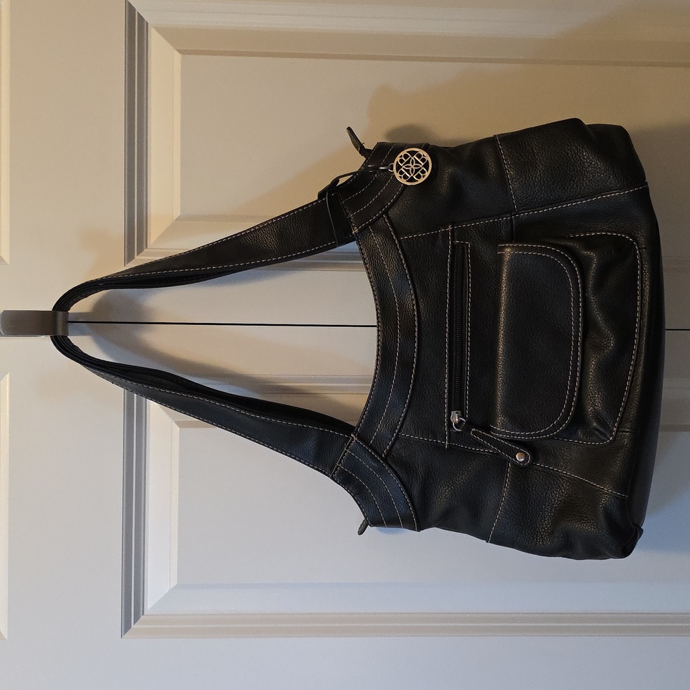 Croft & Barrow Black Leather w/ man-made trim Shoulder Purse⚘️